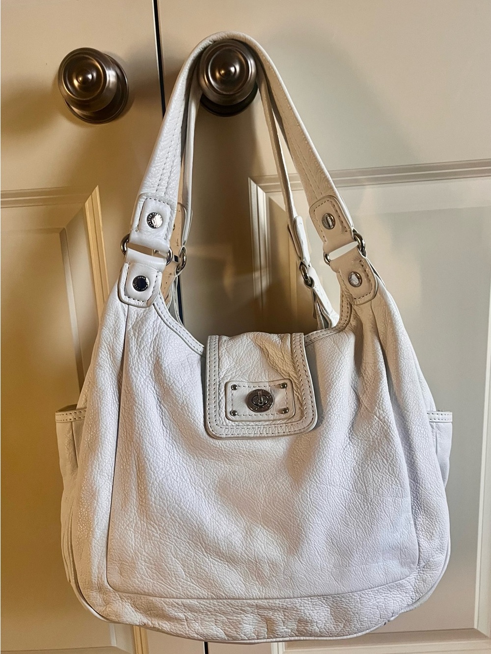 Marc Jacobs White Pebbled Leather Shoulder Bag with Turn-Lock